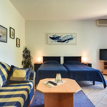Apartments Villa Ana Medolino Esterno foto